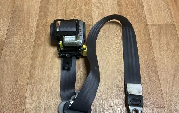Honda Accord Front seatbelt NSB098GR08 0432072 72003