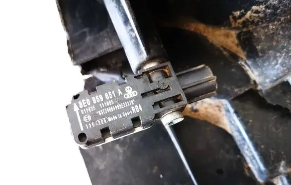 Audi A3 S3 8P Airbag deployment crash/impact sensor 8e0959651a