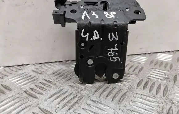 Audi A3 S3 A3 Sportback 8P Tailgate/trunk/boot lock/catch/latch 8P4827505C