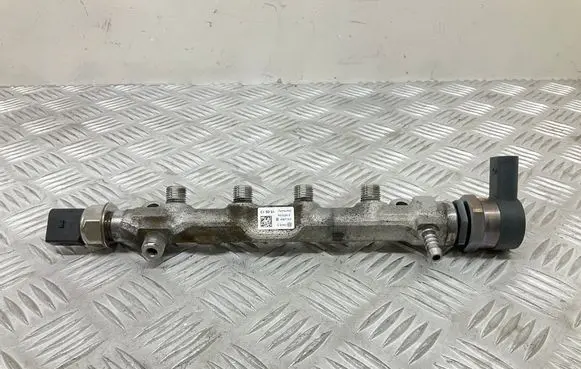 Volkswagen Golf VII Fuel pressure regulator 04L089B 04L906054 057130764AB