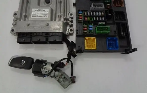 Citroen DS4 Engine ECU kit and lock set 