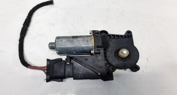 Mercedes-Benz E W210 Rear door window regulator motor 2108205442