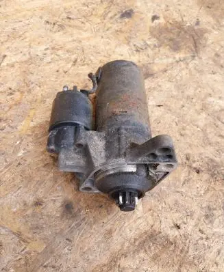 Volkswagen Golf III Starter motor