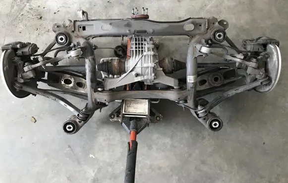 Audi A5 Rear axle beam with reductor 