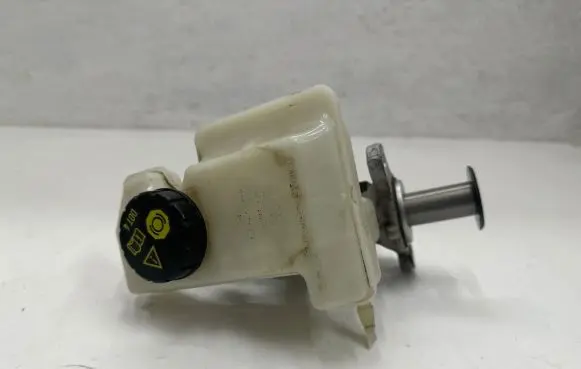 Skoda Kodiaq Master brake cylinder 32668423