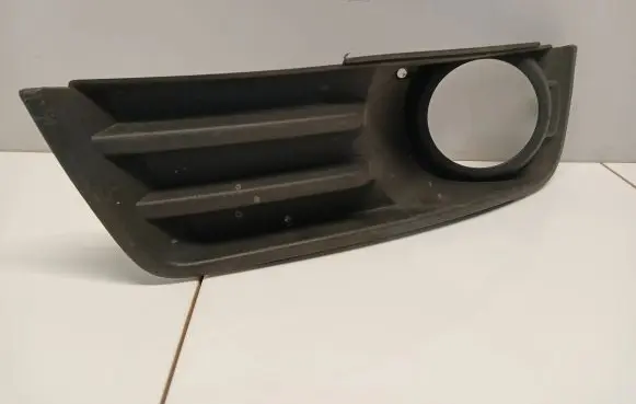 Ford C-MAX I Front fog light trim/grill 3M51R19953AD