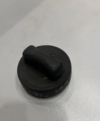 Mercedes-Benz C W202 Fuel tank filler cap 1404700005