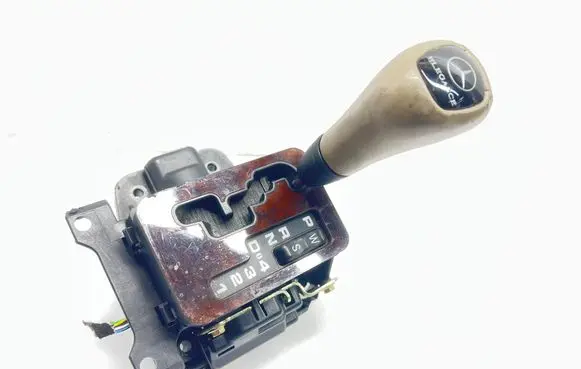 Mercedes-Benz CLK A208 C208 Gear shifter/selector A2022670637