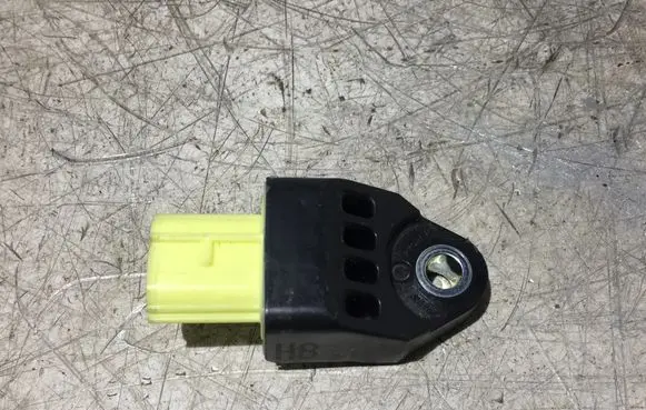 Toyota Yaris Airbag deployment crash/impact sensor 8983102140
