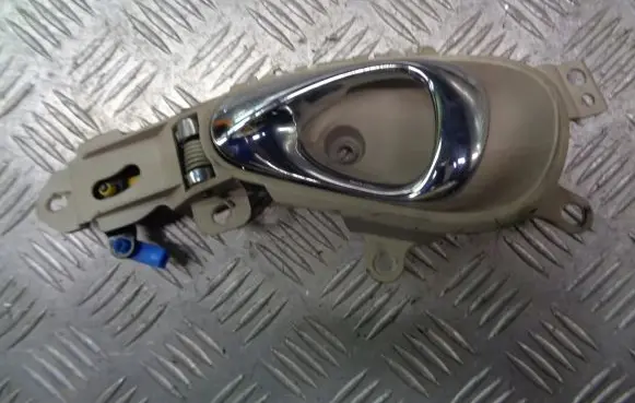 Chrysler PT Cruiser Rear door handle trim 