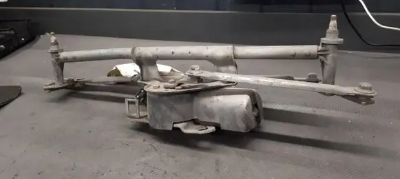 BMW 5 E28 Front wiper linkage 0390241093