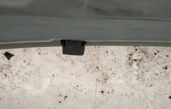 Windshield washer spray nozzle
