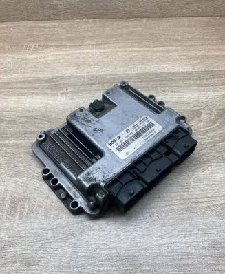 Renault Megane II Engine control unit/module ECU 8200310863 0281011390