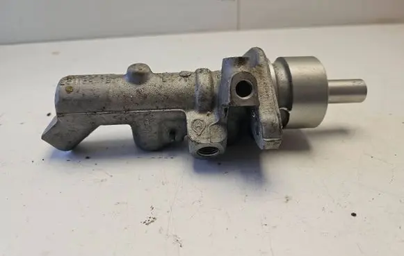 Toyota Corolla Verso AR10 Master brake cylinder 25113479