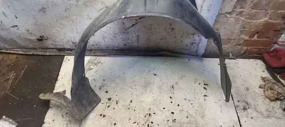 Audi 80 90 B3 Front wheel arch liner splash guards 893821172