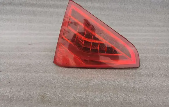 Audi S5 Facelift Tailgate rear/tail lights 8T0945093D