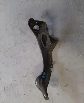 Fender mounting bracket