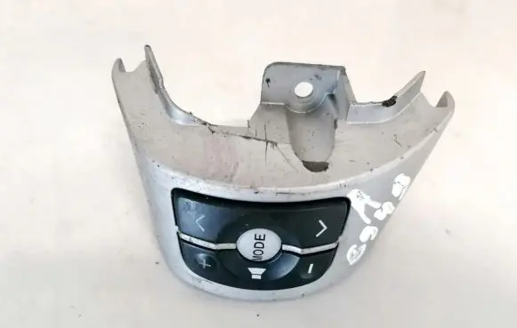 Toyota Yaris Steering wheel buttons/switches 75b412