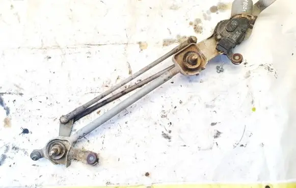 Opel Insignia A Front wiper linkage and motor