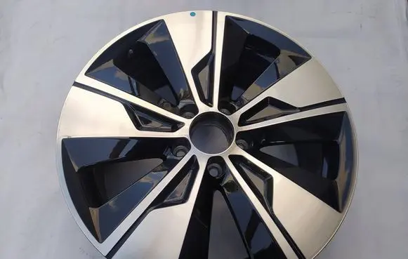 Mercedes-Benz V Class W447 R18 alloy rim A4474015500