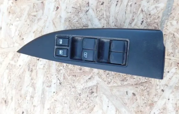Subaru Legacy Electric window control switch 94263AJ030 157525