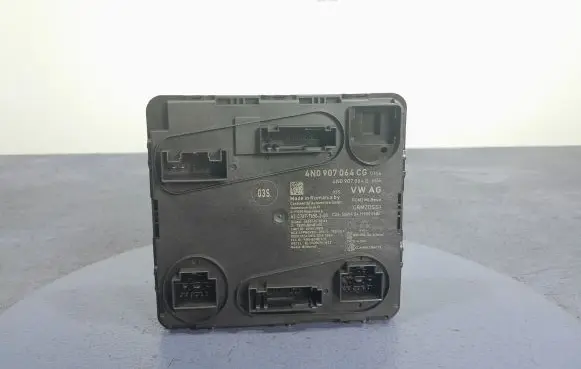 Audi A8 S8 D2 4D Comfort/convenience module 4N0907064CG