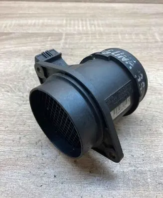 Volvo S40, V40 Mass air flow meter 7700105010B 5WK9615