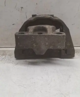 Skoda Octavia Mk1 (1U) Engine mount bracket 1J0199262