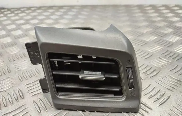 Toyota RAV 4 (XA40) Dashboard side air vent grill/cover trim 5567042110