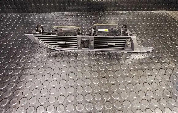 Audi A7 S7 4G Dash center air vent grill 4G2820951F