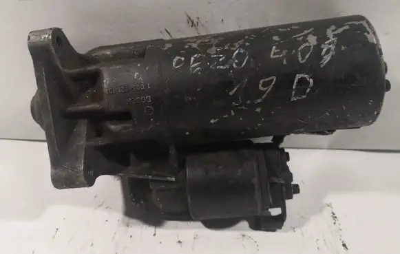 Peugeot 405 Starter motor 1005821131 0001110017