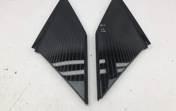 Peugeot 2008 II Rear glass trim 9825737780 9825592480