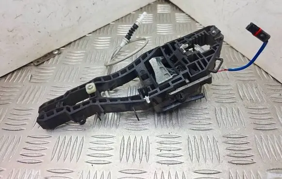 BMW 3 F30 F35 F31 Rear door exterior handle/bracket 7332267 51227332267