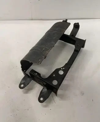 Mercedes-Benz Vito Viano W639 Pneumatic air compressor holding bracket 