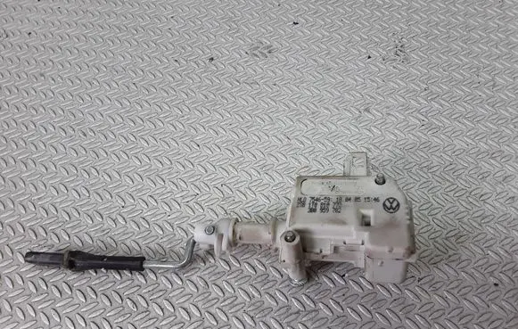 Volkswagen Touran I Fuel tank cap lock 1T0810773