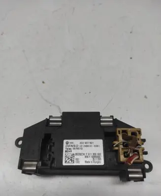 Volkswagen PASSAT B6 Heater blower motor/fan resistor 3C0907521 987651G 2468105381