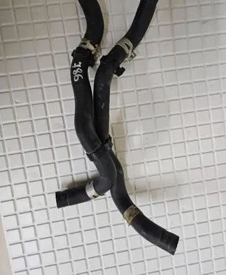 Coolant pipe/hose