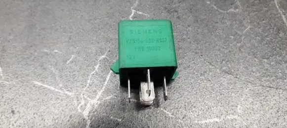Rover 620 Fuel pump relay V23134A52X137