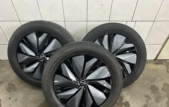 Nissan Ariya R19 alloy rim 