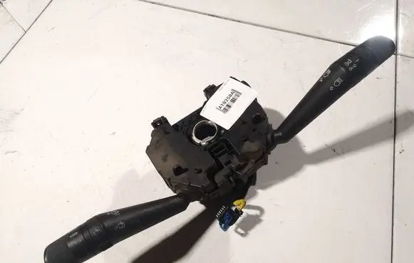 Wiper turn signal indicator stalk/switch