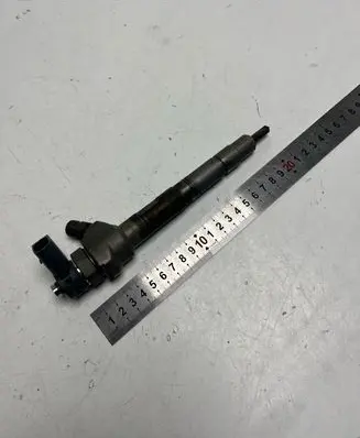 Audi A4 S4 B8 8K Fuel injector 03L130277J 1104011158 0445110369