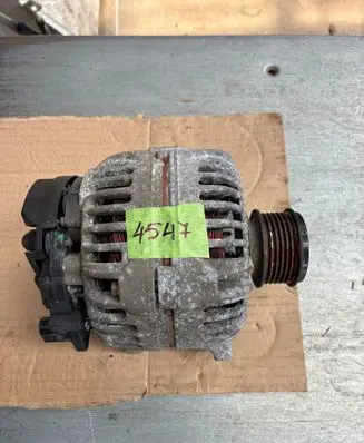 Volkswagen Touran I Generator/alternator 06F903023F 0124525091