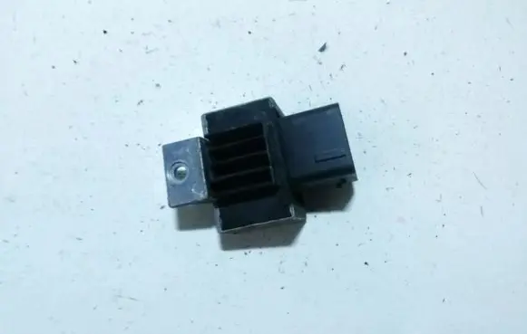 Renault Scenic III - Grand scenic III Glow plug pre-heat relay 8200859243