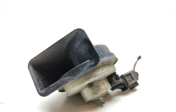 Audi A3 S3 A3 Sportback 8P Horn signal 0055306