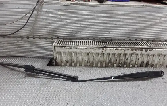 Volkswagen Caddy Windshield/front glass wiper blade 251955410
