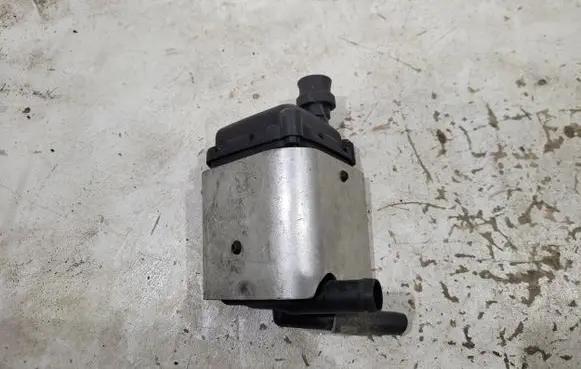 Mercedes-Benz ML W166 Power steering fluid tank/reservoir A1663200114