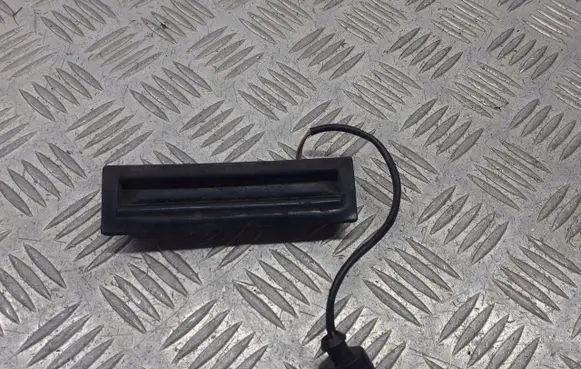 Volkswagen PASSAT B5.5 Tailgate/boot open switch button 3B1827566