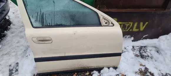 Volvo V70 Front door