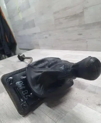 Audi A4 S4 B5 8D Gear shifter/selector 