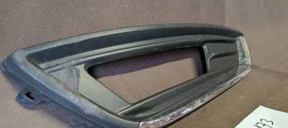 Ford Focus Front bumper lower grill 1EB15A298B C8L6A